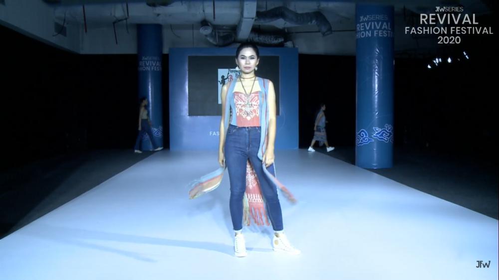 youtube.com/Jakarta Fashion Week