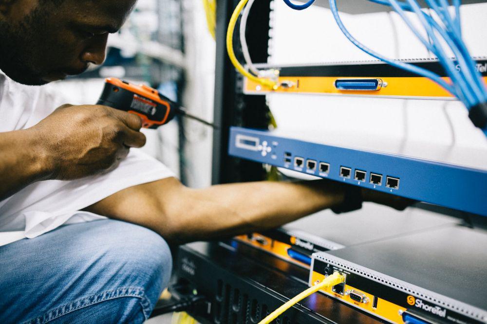 pexels.com/Field Engineer