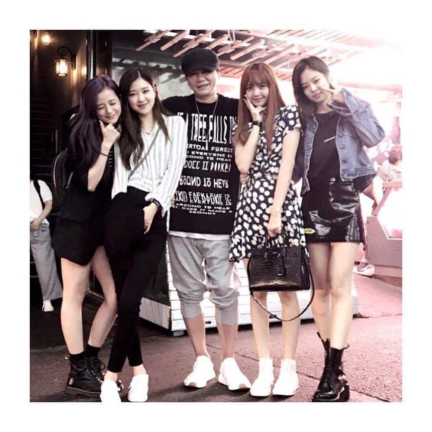 instagram.com/blackpinkofficial