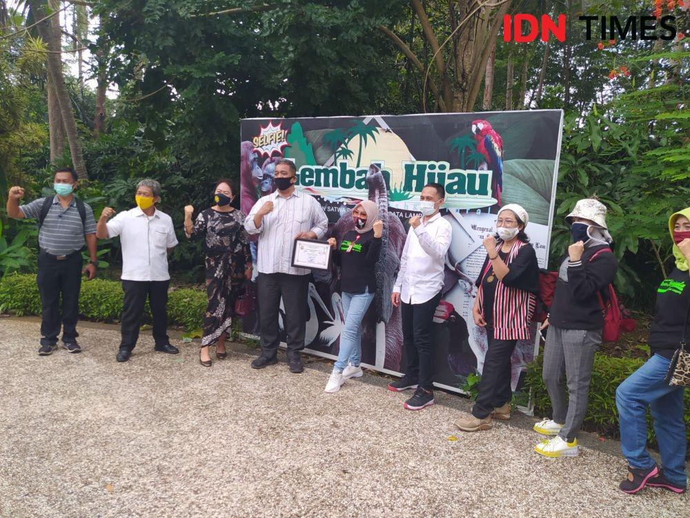 – Taman Wisata Lembah Hijau (TWLH) meraih piagam penghargaan dari Dinas Pariwisata Kota Bandar Lampung, Jumat (7/8/2020). (IDN Times/Martin L Tobing)