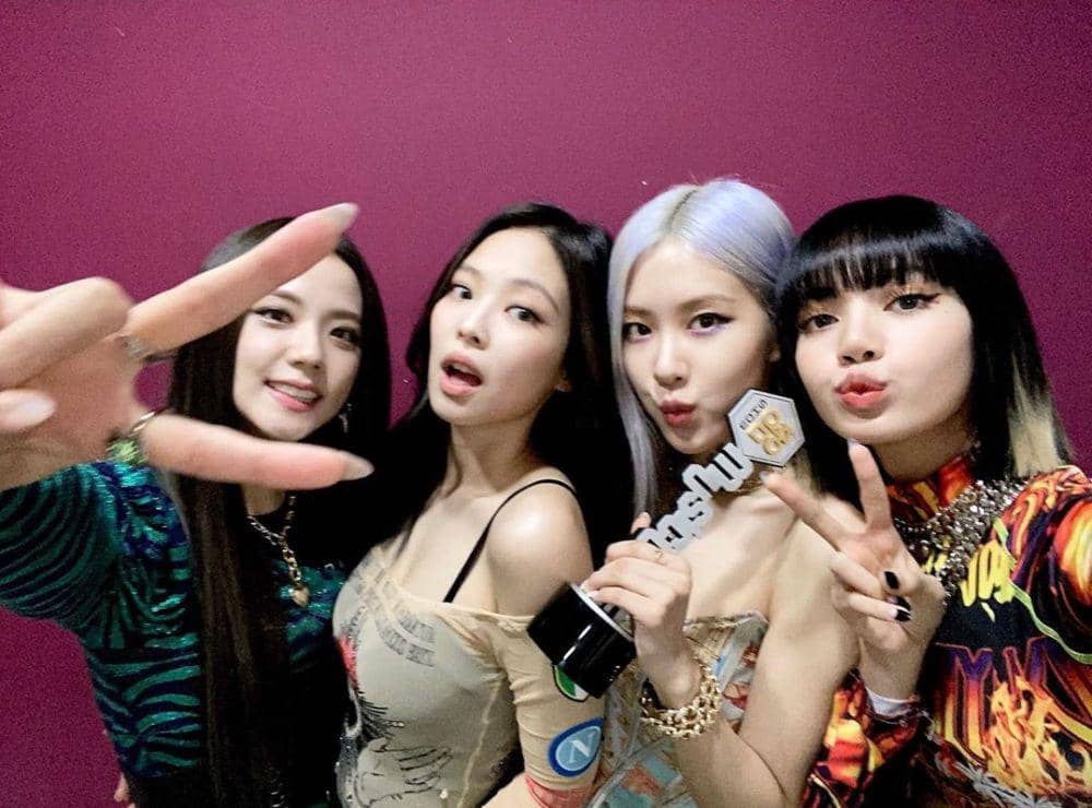 instagram.com/blackpinkofficial