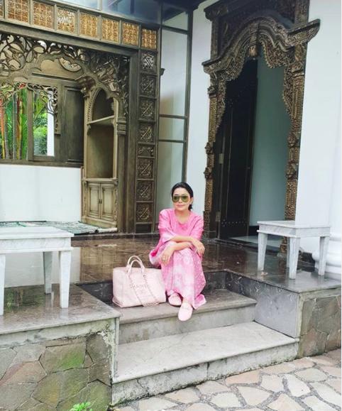 instagram.com/mayangsaritrihatmodjoreal