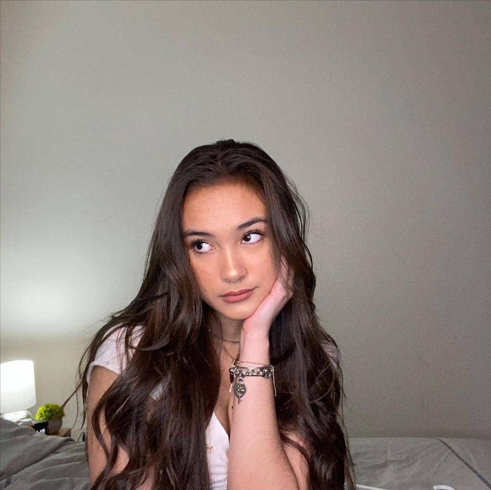 instagram.com/caitlinhalderman