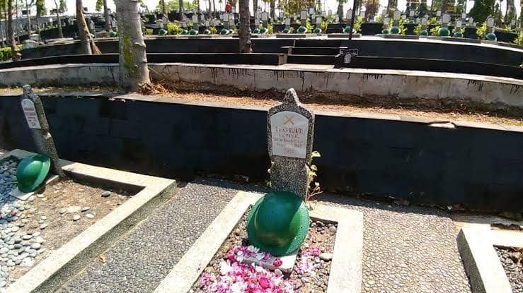 Makam dr Kariadi. Dok Semaranginside