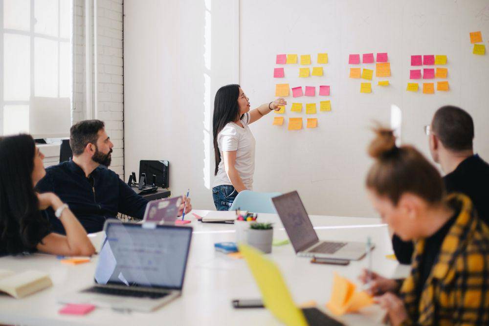 Ilustrasi meeting. (unsplash.com/youxventures)