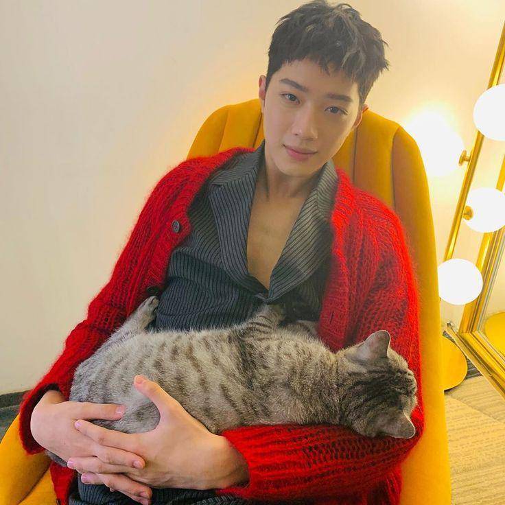 Instagram.com/official_lai_kuanlin