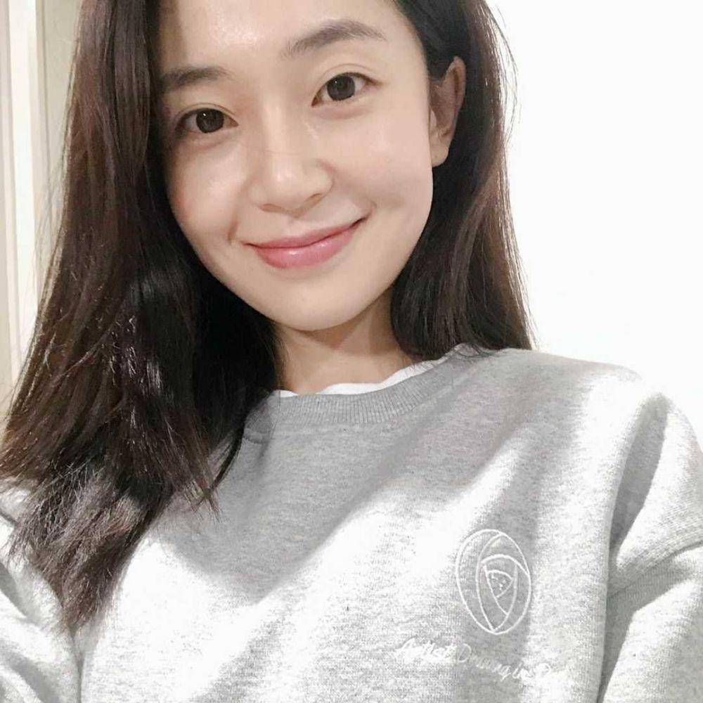 instagram.com/jinibeak
