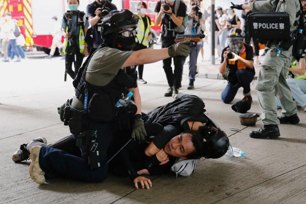 Suasana demonstrasi menolak Undang-undang Keamanan Nasional di Hong Kong pada 1 Juli 2020. ANTARA FOTO/REUTERS/Tyrone Siu