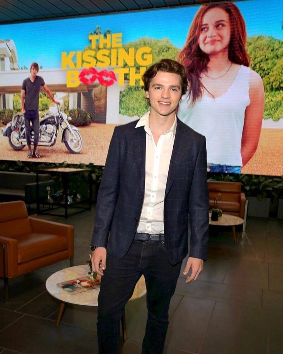 instagram.com/joel_courtney/