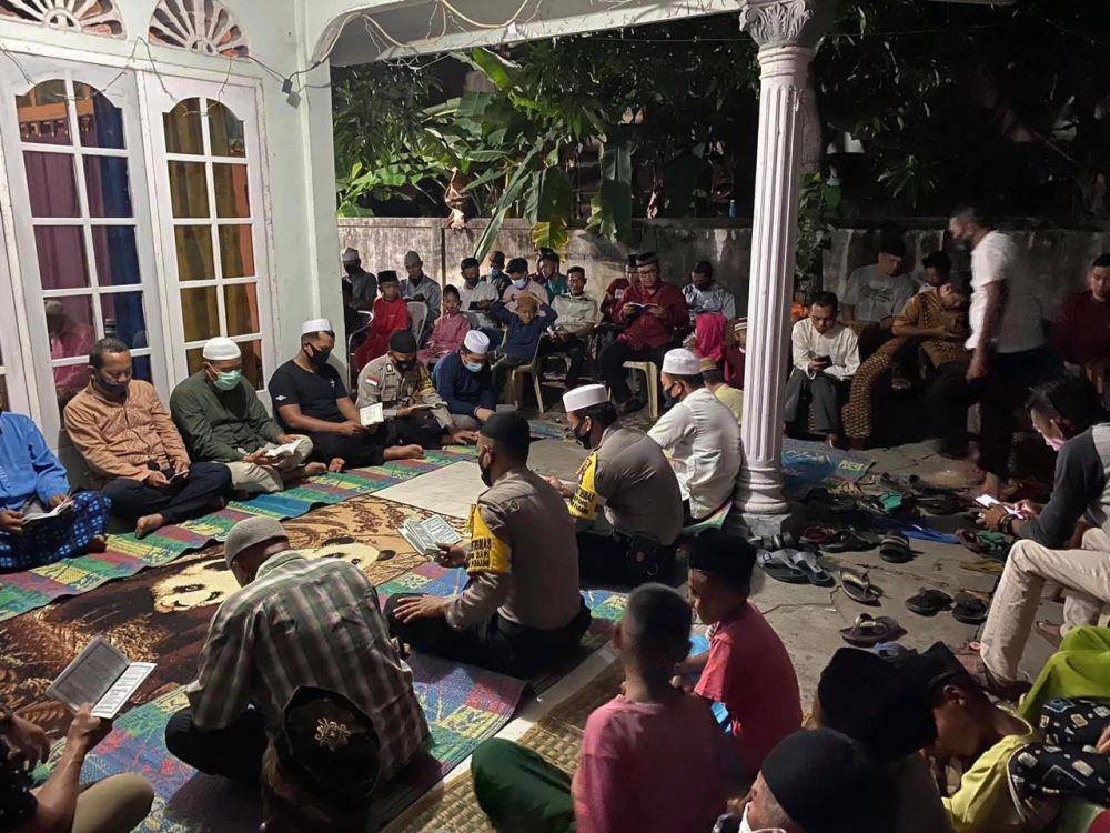 Tahlilan yang diadakan oleh Keluarga Hendri Alfred Bakarie (Twitter.com/apasihkopat)