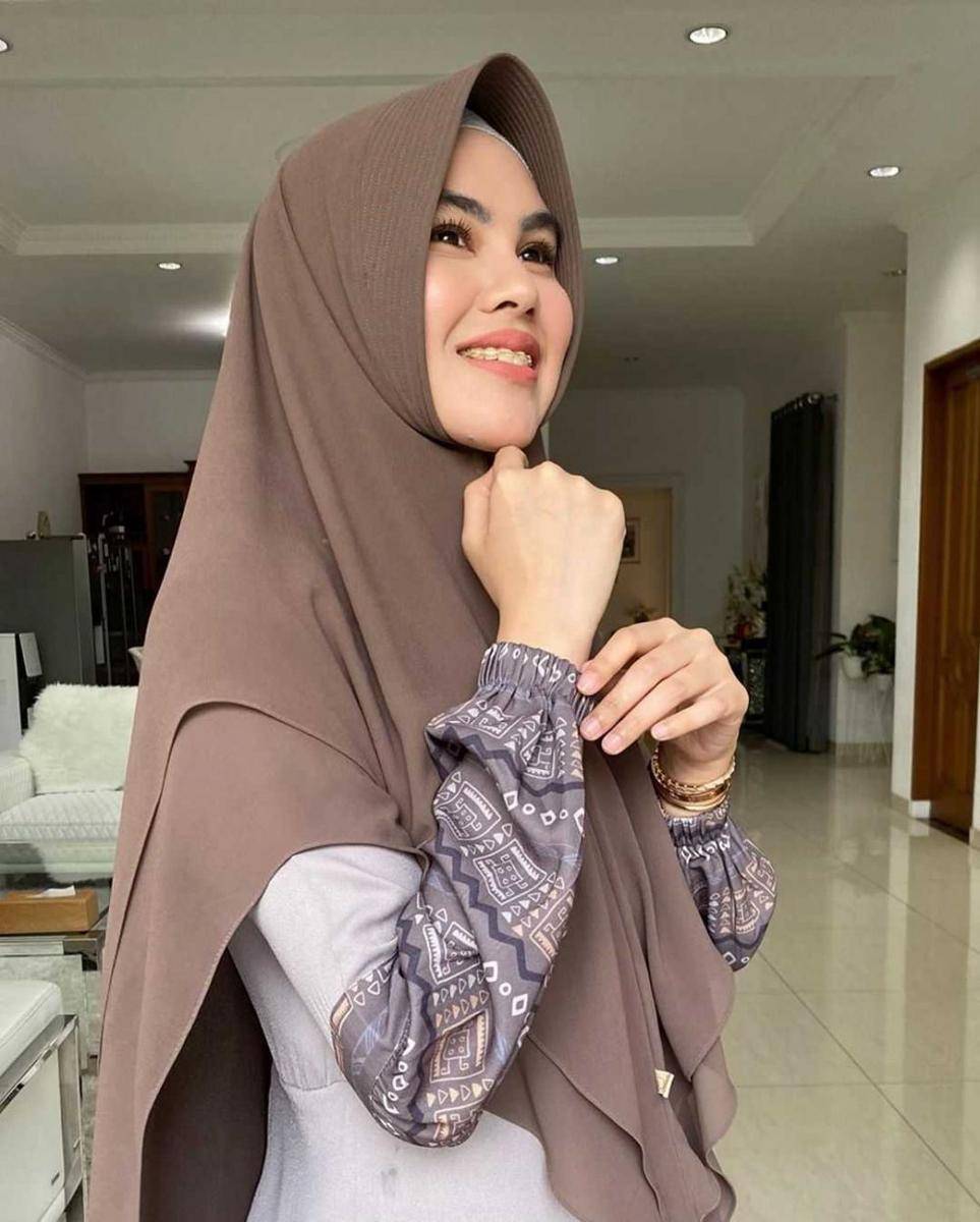 Instagram/karitikaputriworld