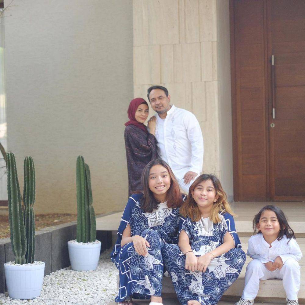 instagram.com/meisya__siregar