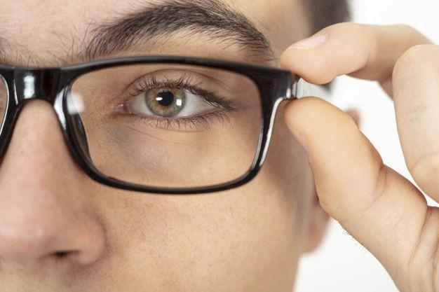 7 Mitos tentang Mata Minus atau Rabun Jauh, Ini Fakta Medisnya
