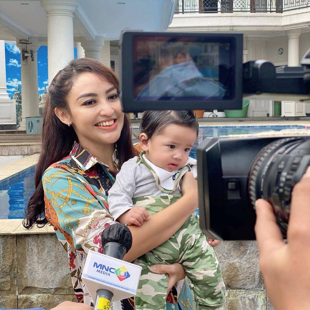 https://www.instagram.com/monica_soraya_hariyanto/