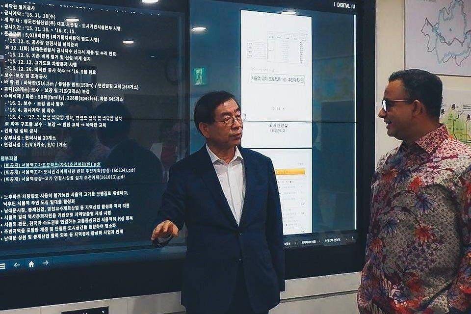 Gubernur Anies Baswedan bersama eks Mayor Seoul, Park Woon Soon (Instagram.com/aniesbaswedan)