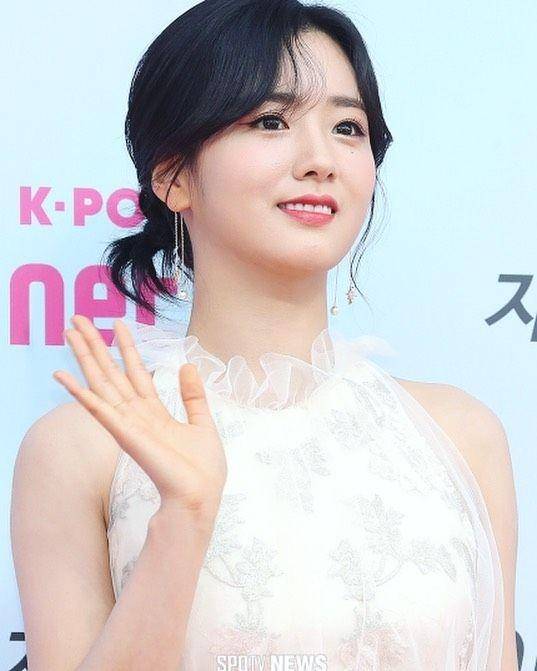 instagram.com/__yoonbomi__