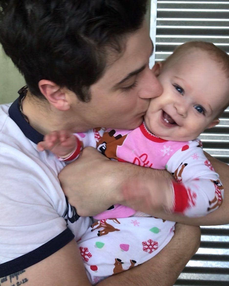 instagram.com/davidhenrie