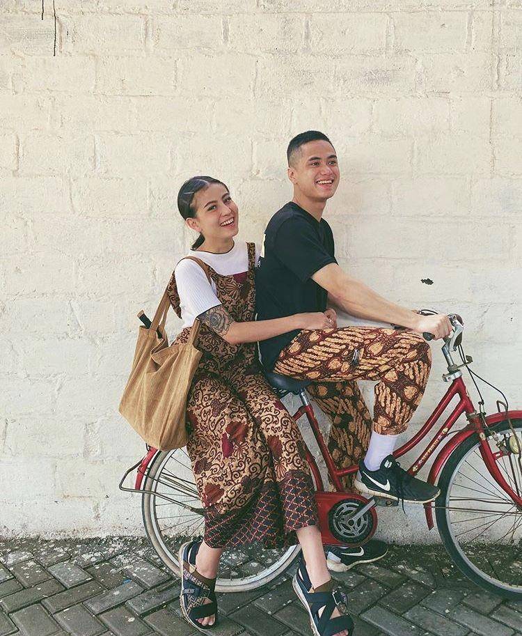 instagram.com/awkarin