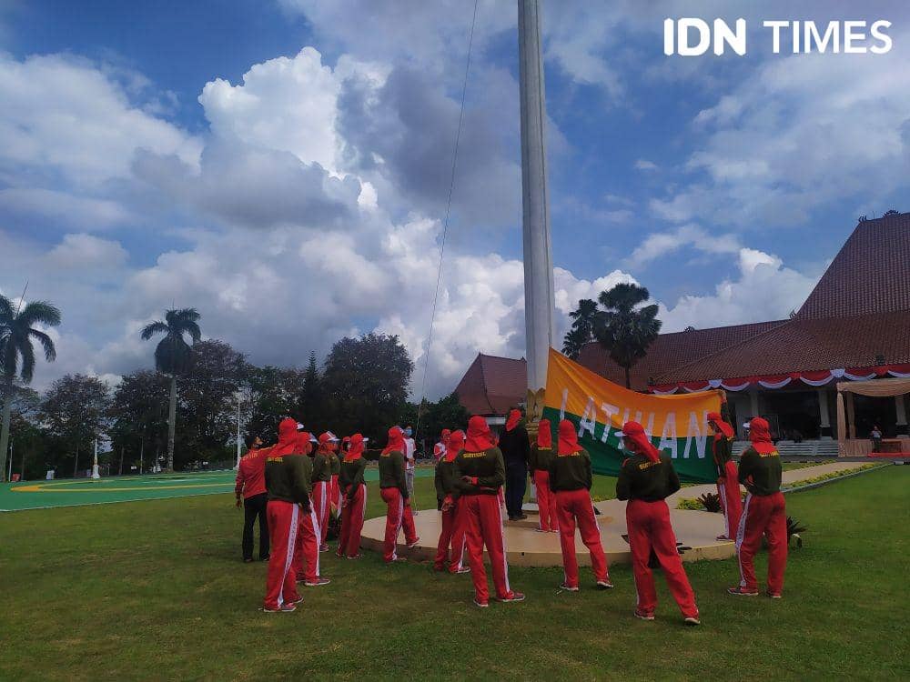 Pskibraka Sumsel Berlatih di Griya Agung Palembang (IDN Times/Feny Maulia Agustin)