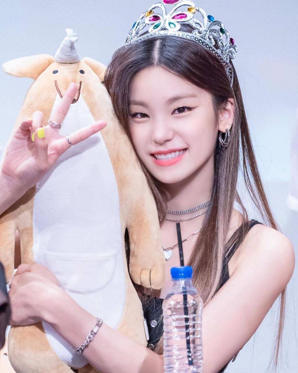 instagram.com/yeji.ltzy