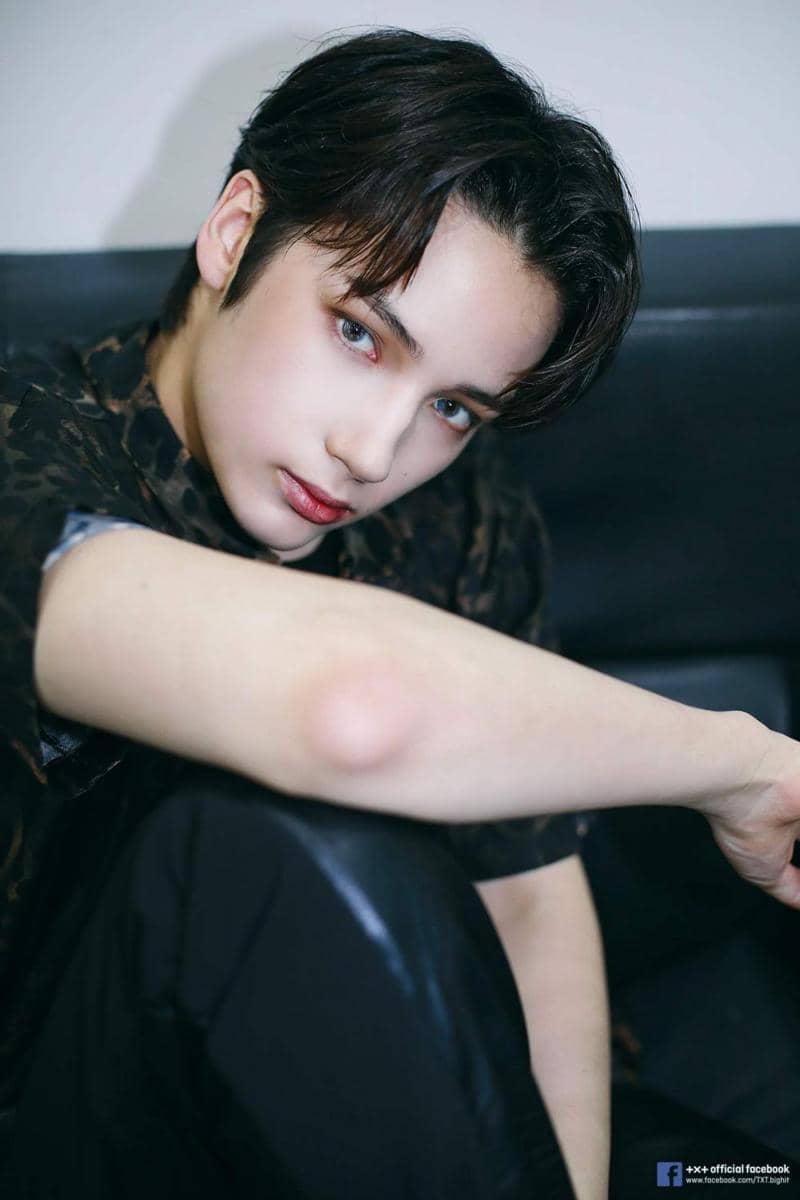 Facebook.com/TXT.bighit