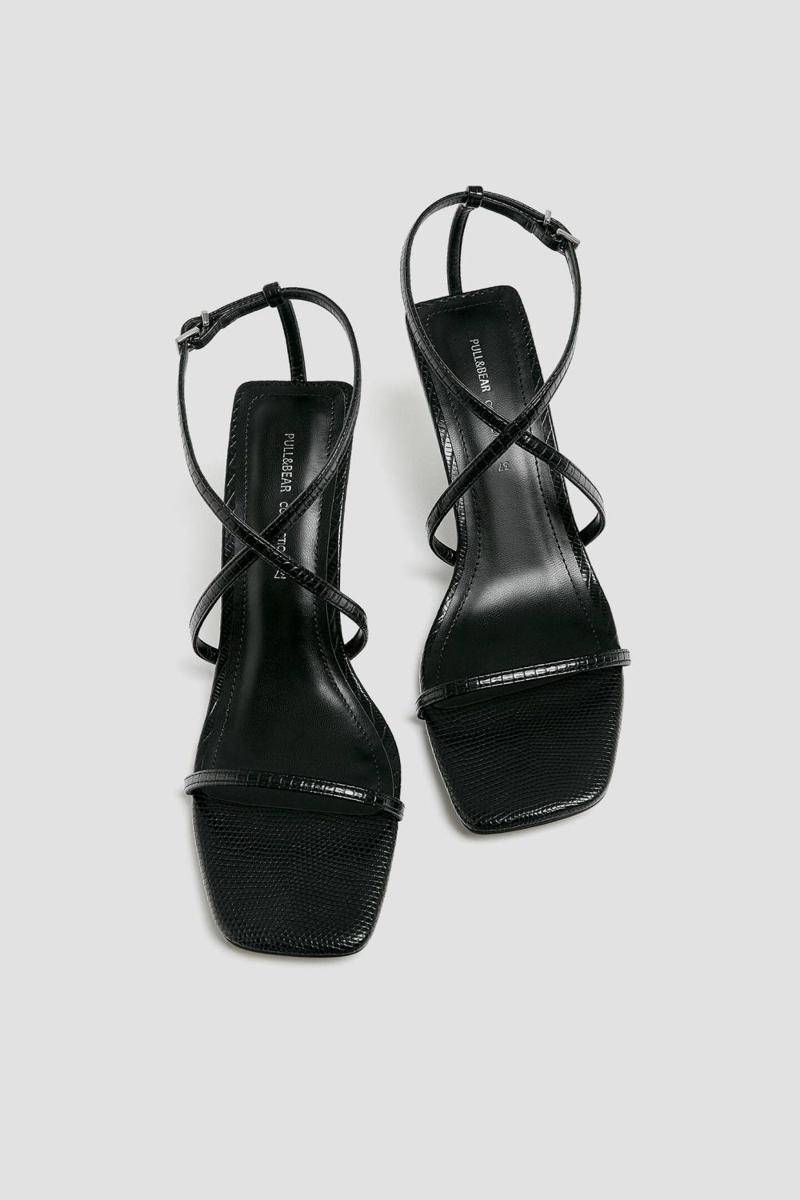 pullandbear.com