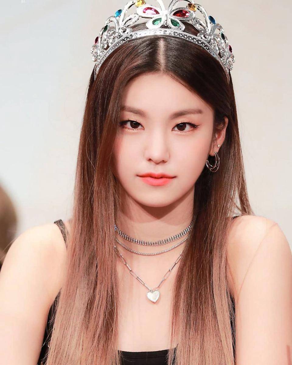 instagram.com/yeji.ltzy