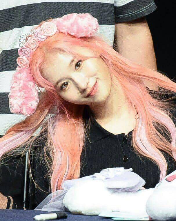 instagram.com/sana.minatozaki_