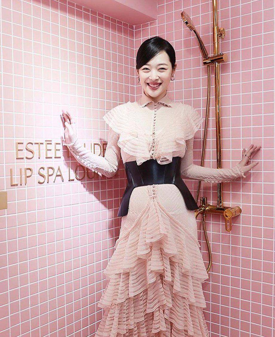 https://Instagram/0nly_sulli