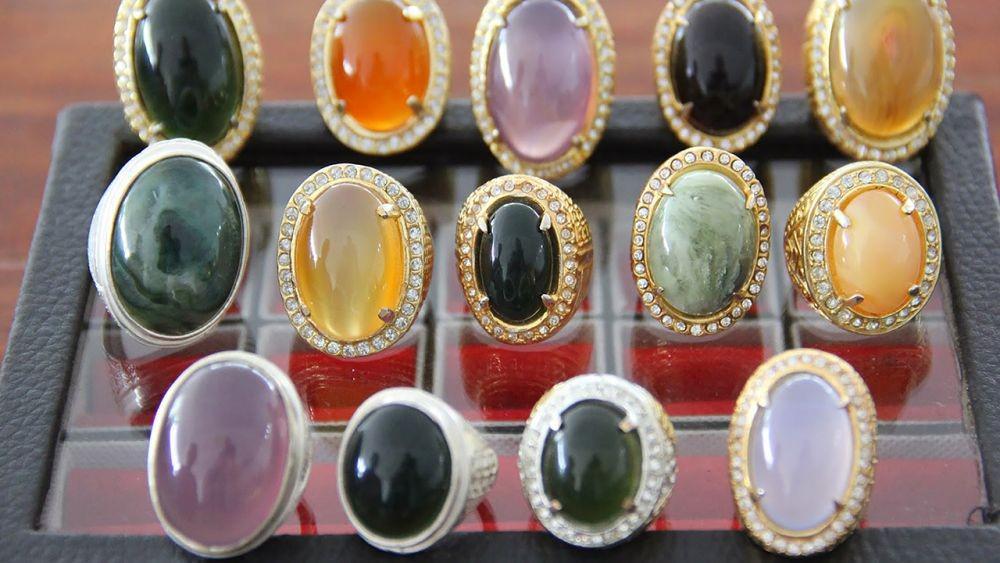 7 Cara Mengetahui Batu Alam yang Asli Atau Tidak, Mudah Kok!