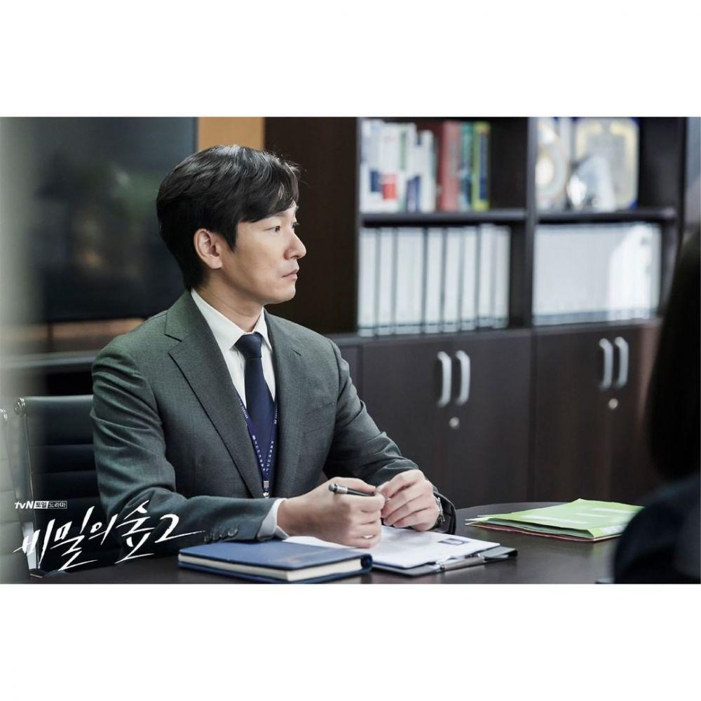 10 Potret Cho Seung Woo, Pemeran Jaksa Hwang Shi Mok di 'Stranger 2'