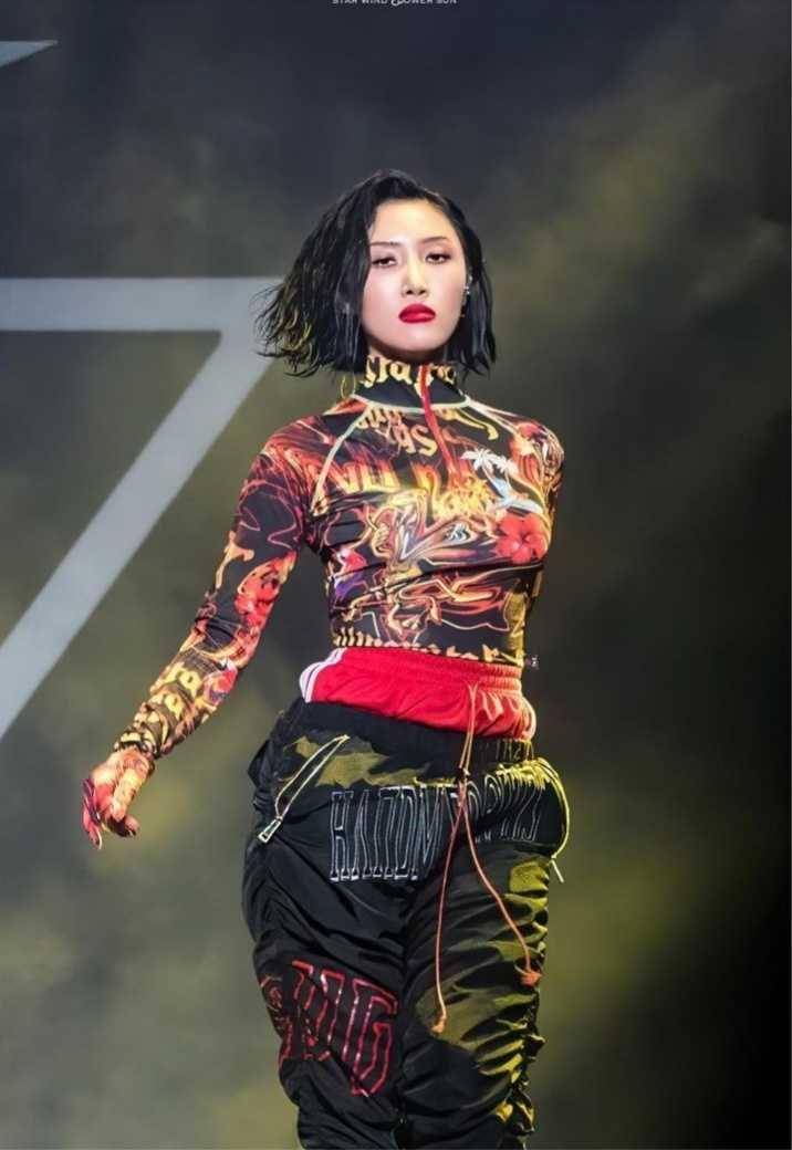 Instagram.com/queen.hwasa