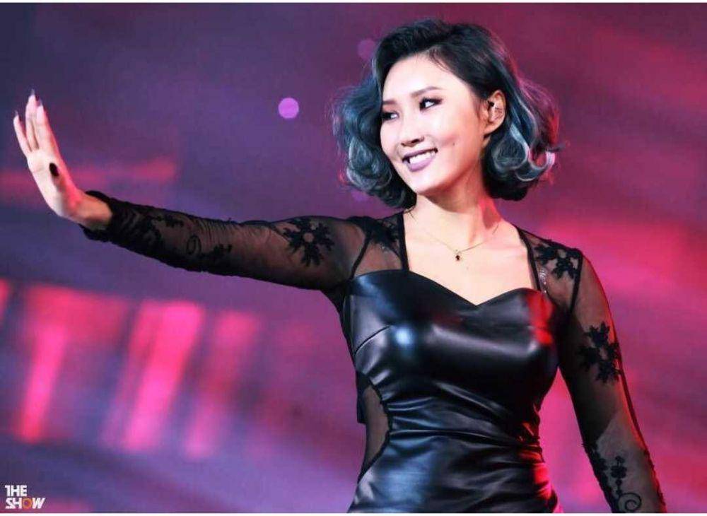Instagram.com/queen.hwasa