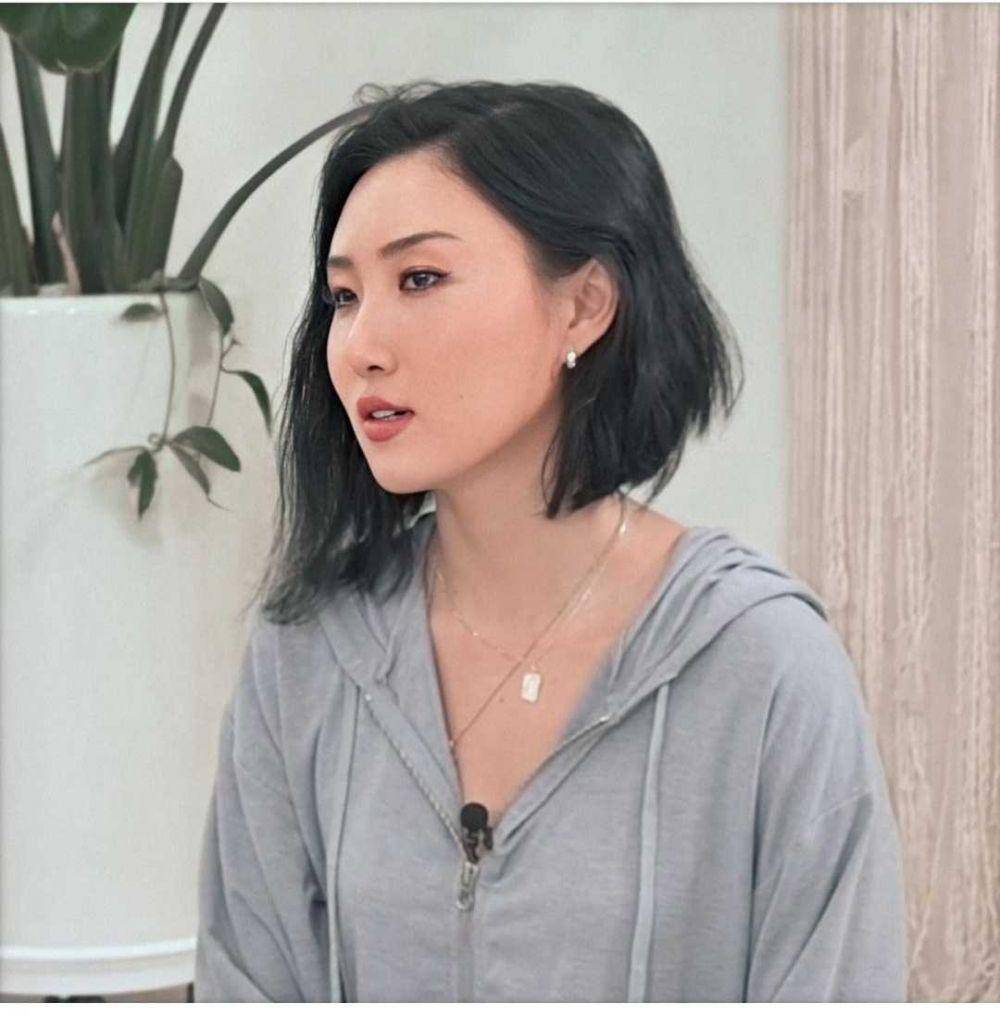 Instagram.com/queen.hwasa