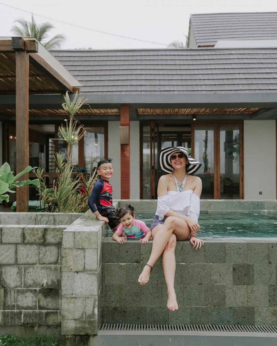 10 Potret Keseharian Sharena Delon Jadi Ibu Dua Anak, Makin Bahagia!