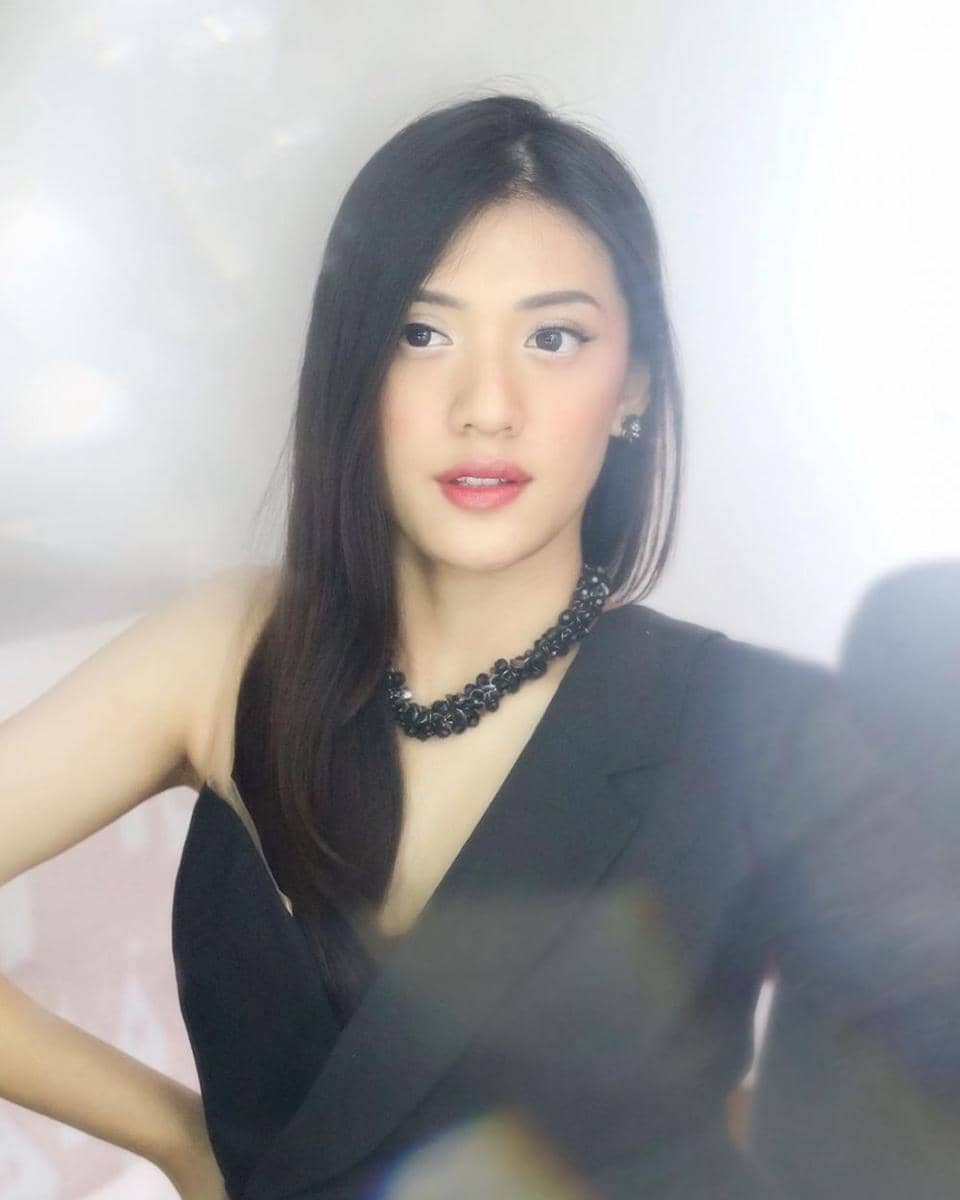 Instagram.com/anissaaziza