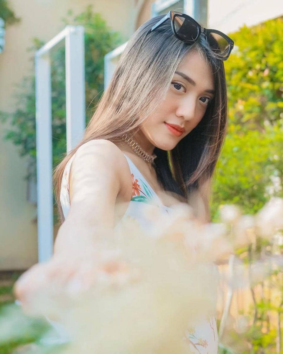 Instagram.com/anissaaziza