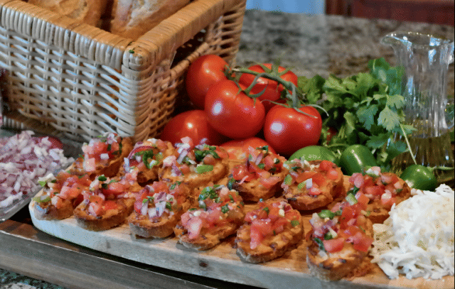 Resep Sarapan Mudah, Baguette Telur Topping Pico de Gallo