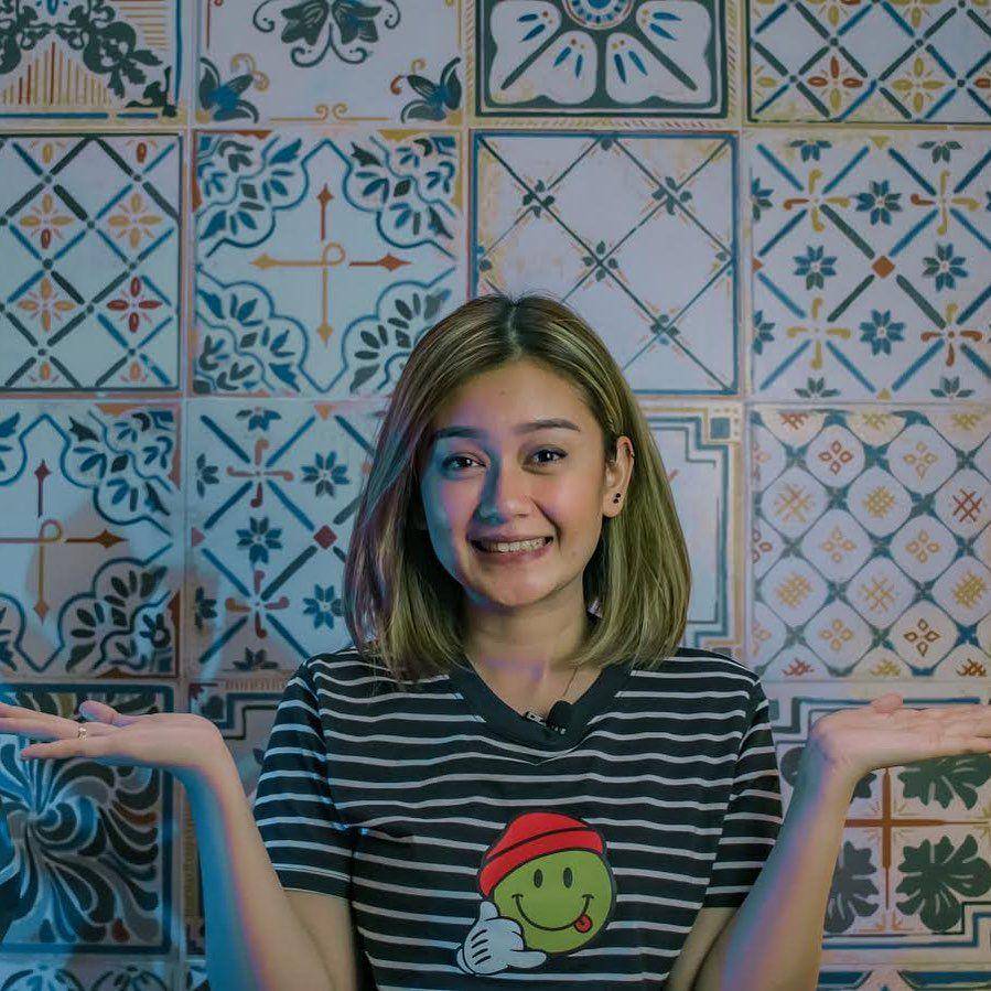 instagram.com/adella_wulandari