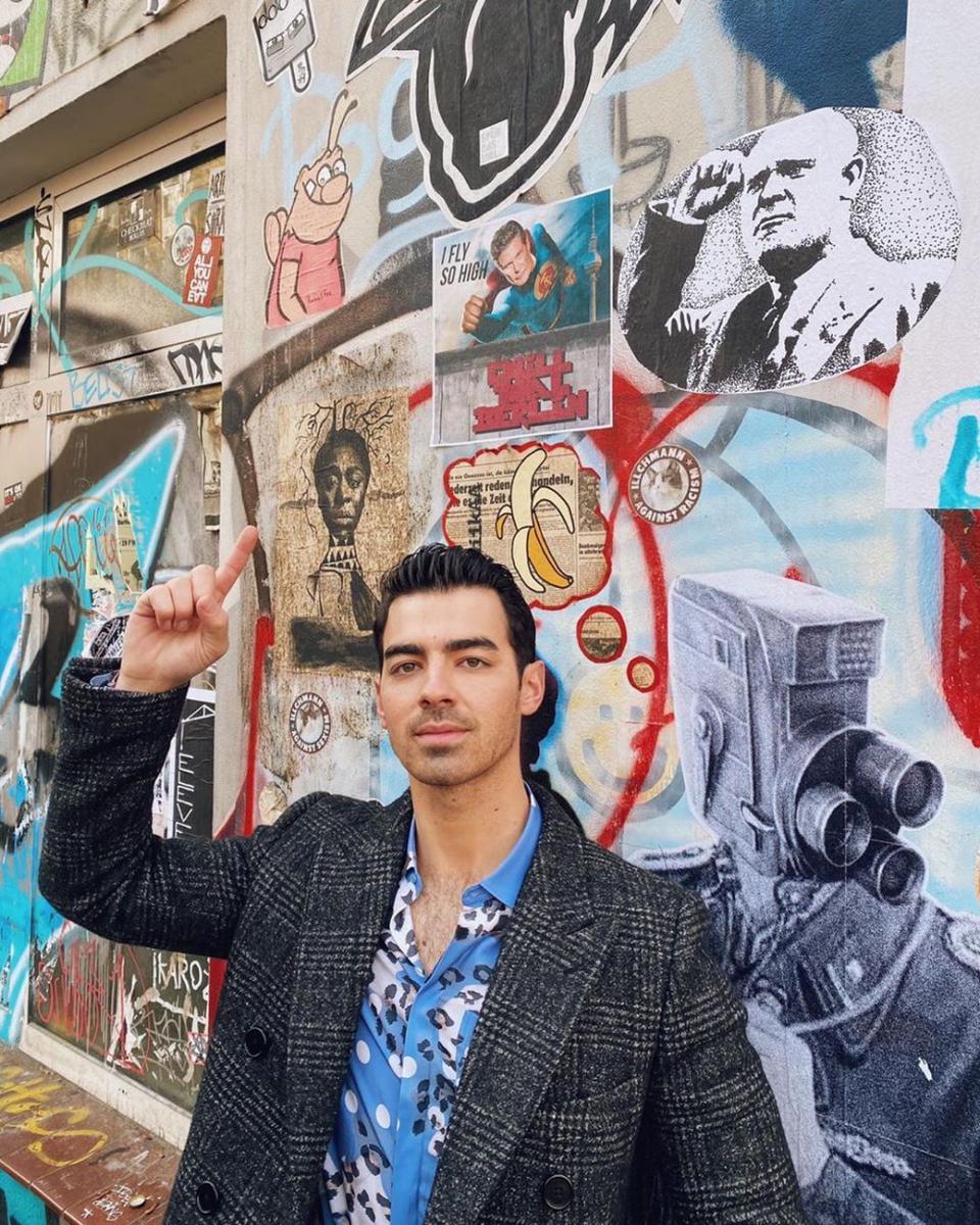 Genap Berusia 31 Tahun, 10 Pesona Joe Jonas yang Makin Dewasa