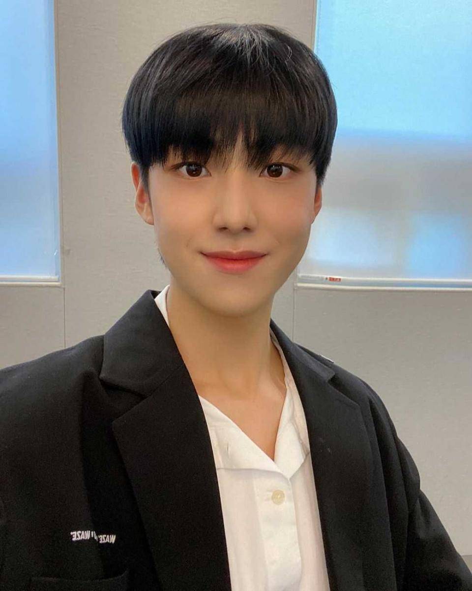 instagram.com/2eunsang_official