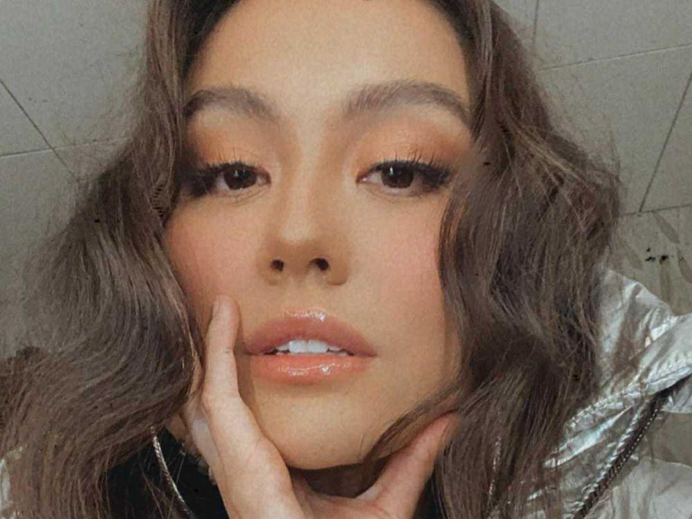9 Potret Agnez Mo dengan Makeup Natural, Memesona dan Memikat!
