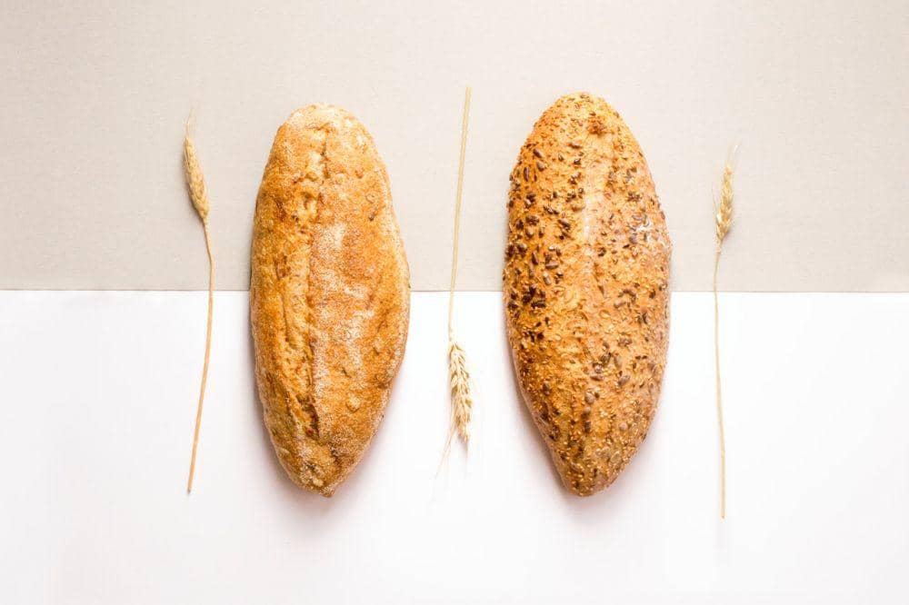 Ilustrasi gandum dan roti. (Pexels.com/Mariana Kurnyk)