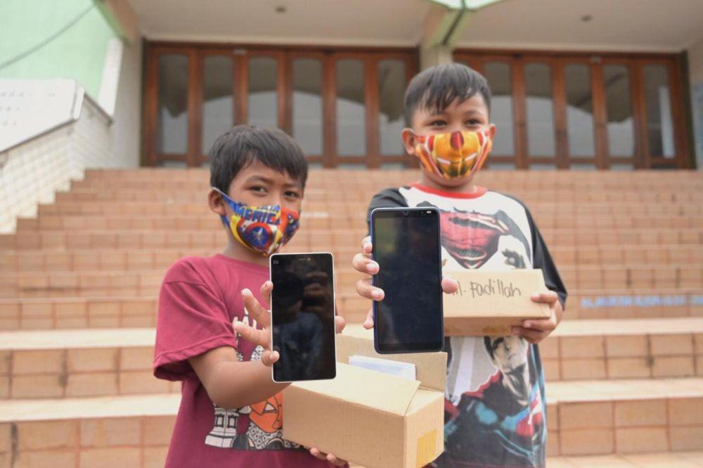 Gerakan Berbagi HP untuk Belajar Online Siswa Tak Mampu saat COVID-19