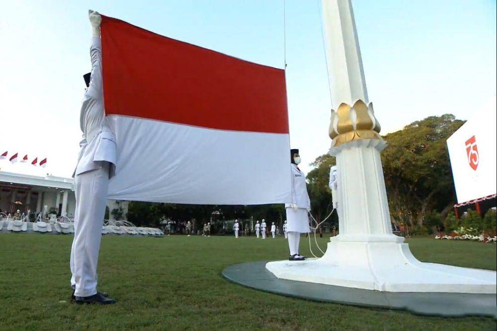 Upacara Penurunan Bendera Sang Merah Putih di Istana Negara pada Senin (17/8/2020) (Youtube.com/Sekretariat Presiden)