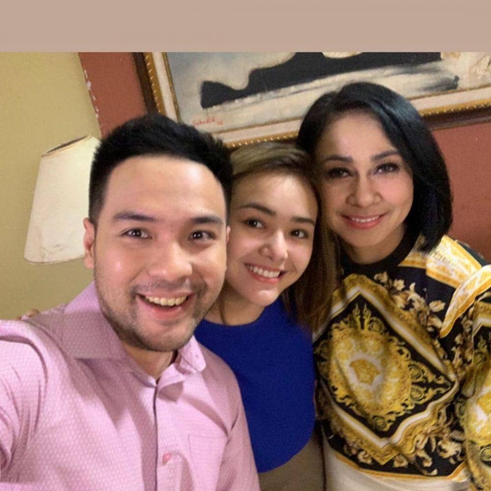 instagram.com/dinavitri