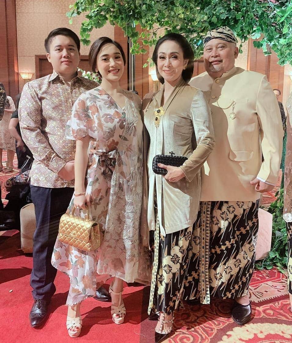 instagram.com/yasminhumaira