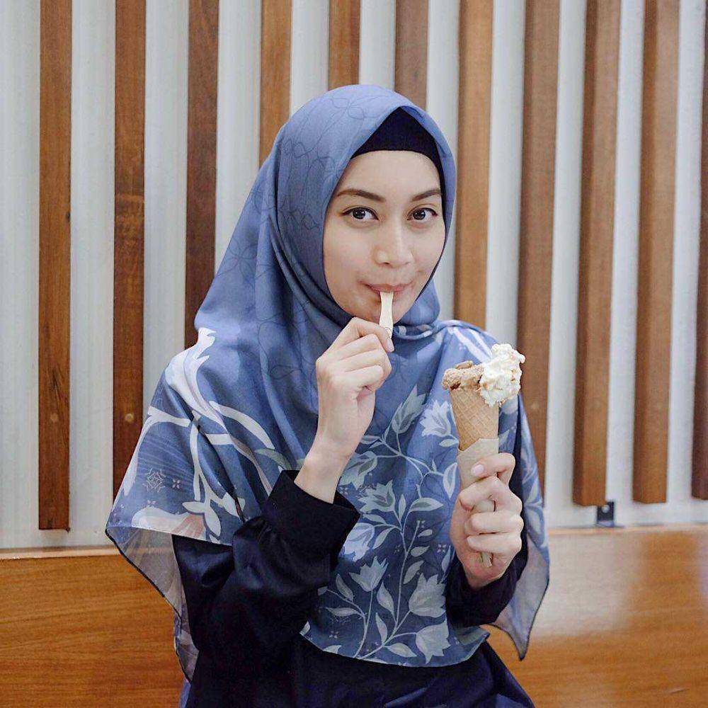 Instagram.com/ayupratiwi