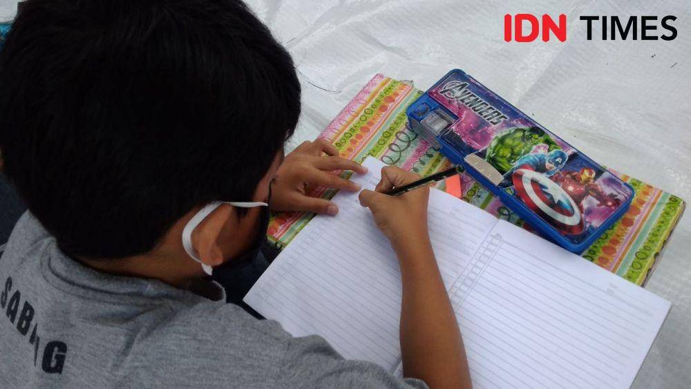 Suasana belajar di Rumah Edukasi Kaki Langit di Kota Banda Aceh (IDN Times/Saifullah)