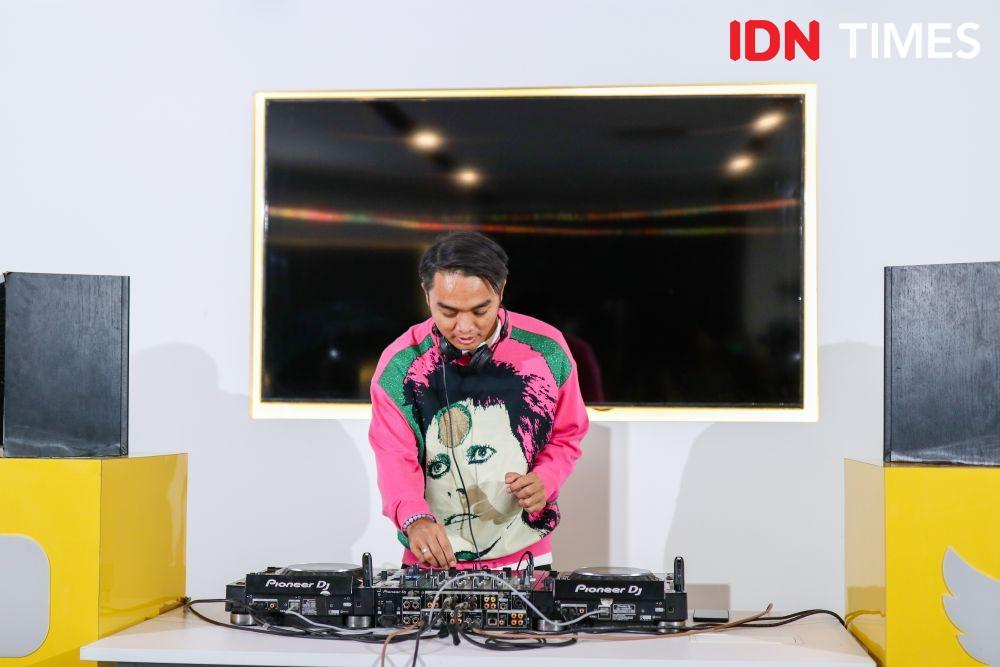 5 Fakta Lagu Down Milik Dipha Barus, Kerjanya di Meja Rias Istri!